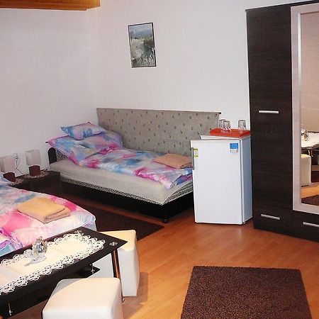Отель Szerencsecsillag Vendeghaz Кишкёрёш Экстерьер фото