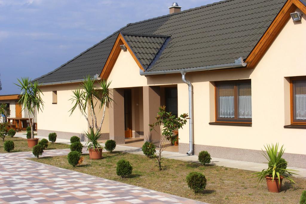 Отель Szerencsecsillag Vendeghaz Кишкёрёш Экстерьер фото