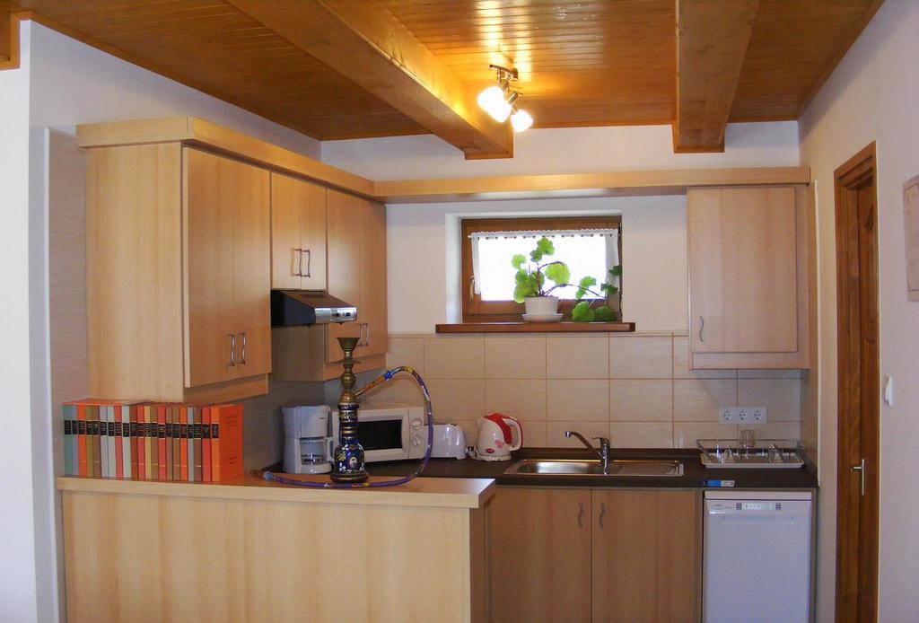 Отель Szerencsecsillag Vendeghaz Кишкёрёш Экстерьер фото